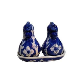 Blue White Chicken Salt Pepper Shakers With Holder